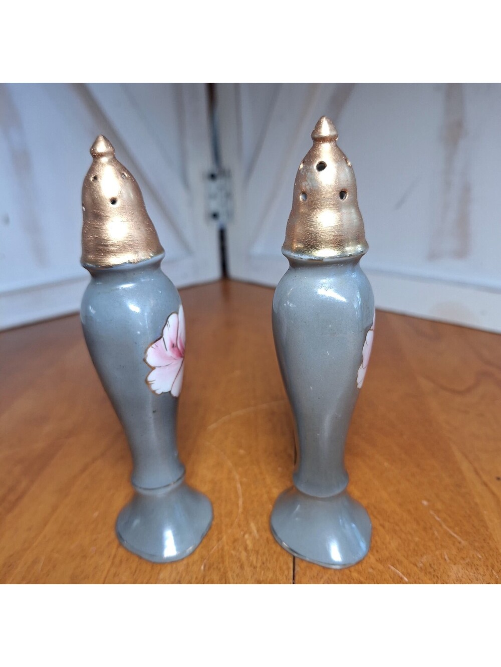 VTG Gray Ceramic Salt/Pepper Shakers Floral Goldtone Tops Cork Stoppers Japan - Picture 4 of 9